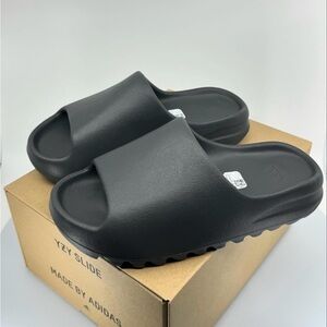 Yeezy Slide